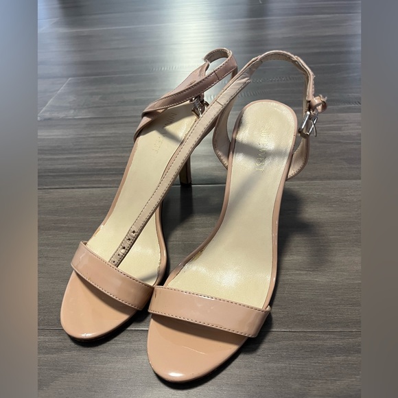 Nine West nude pink heels - Picture 1 of 8